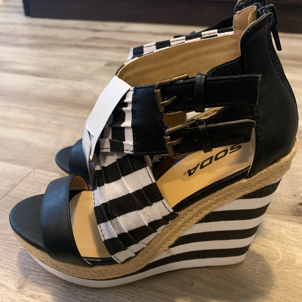 Women’s black & white wedge heels